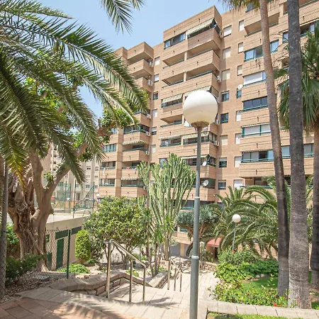 Piso Entreplayas Benidorm Apartman *