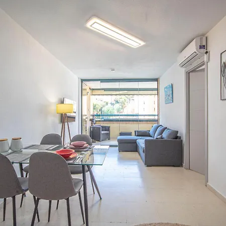Piso Entreplayas Benidorm Apartman *